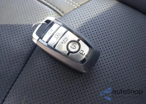 2025 Ford Mustang Mach-E Premium z USA, uszkodzony, nr VIN 3FMTK3SU1SMA02439